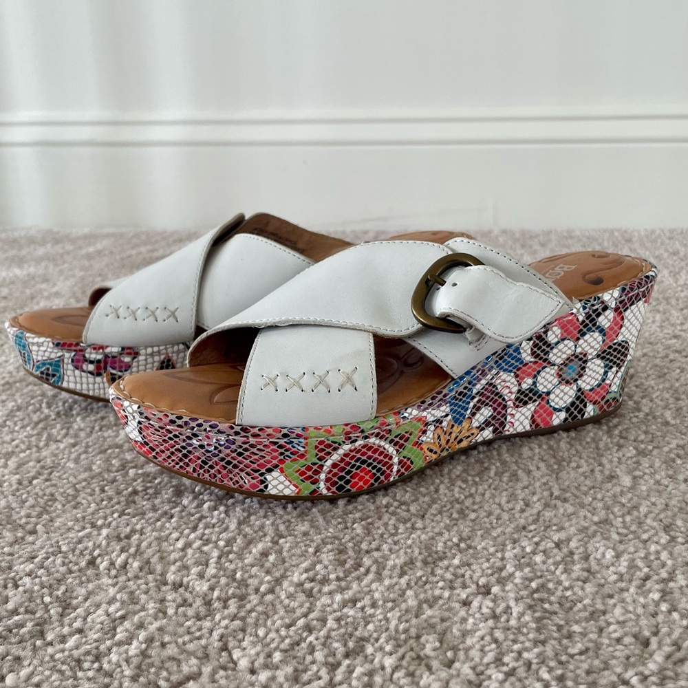 b.o.c Multicolor Patterned Sandals